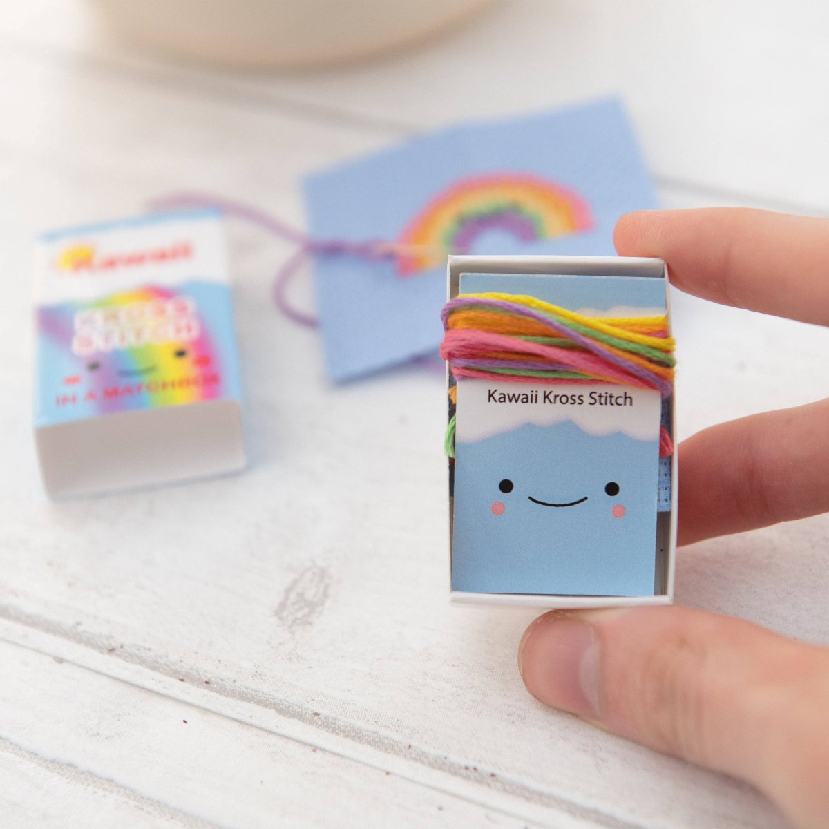 Kawaii Rainbow Arc Mini Cross Stitch Kit In A Matchbox - Bild 3